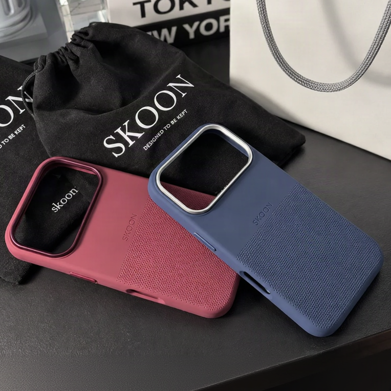 Close-up of the SKOON Navy case microdot grip